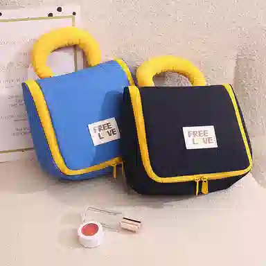 悦语美妆包 便携收纳防尘 高颜值化妆包大容量手提化妆品包旅行棉花糖色洗漱包