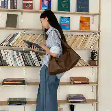 西木汀 向野 小众设计高级感通勤百搭简约 牛皮 斜挎单肩包 常规 女款 多色