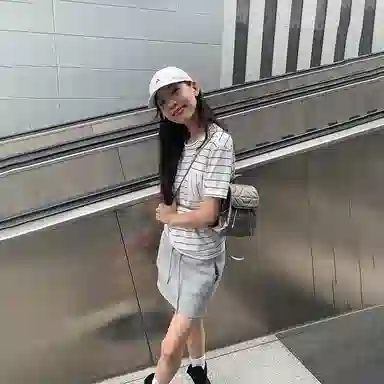 西木汀 眷念 小众设计高级感学院风百搭休闲通勤 牛皮 双肩包 大号 女款 深邃黑/古银色