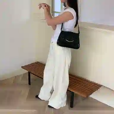 Ximuting Microglow Classic Flap Shoulder Bag Small Black Ivory