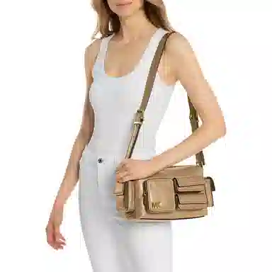 MICHAEL KORS MK DAKOTA Logo