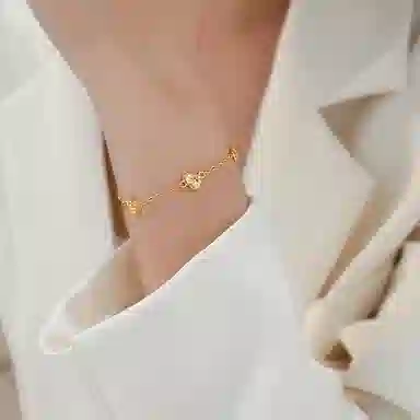 18k Daisy dream