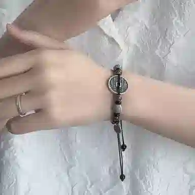 999