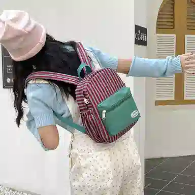 醇龙 拉链开合大容量 尼龙 女款 双肩包 红绿色