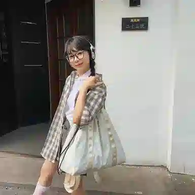 醇龙 风潮时尚运动旅行大容量 尼龙 双肩包 女款 多色