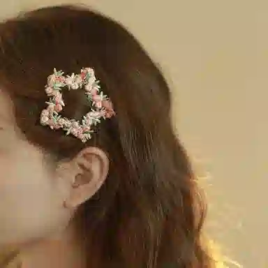 如花梦 粉色爱心花朵高级感后脑勺盘发鲨鱼 亚克力 发夹 女款