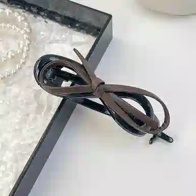 如花梦 气质皮质蝴蝶结扭扭夹高级感一字夹时尚甜酷发饰豹纹蝴蝶结 亚克力 发夹 女款