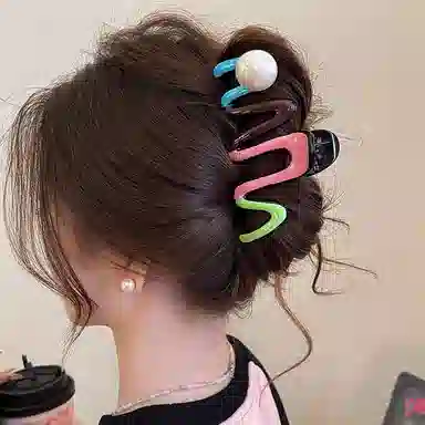 如花梦 撞色波浪珍珠大号抓夹夏日鲨鱼夹 亚克力 发夹 女款