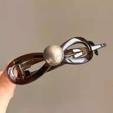 如花梦 蝴蝶结气质珍珠一字抓夹 高级感扭扭 后脑勺鲨鱼夹子 亚克力 发夹 女款