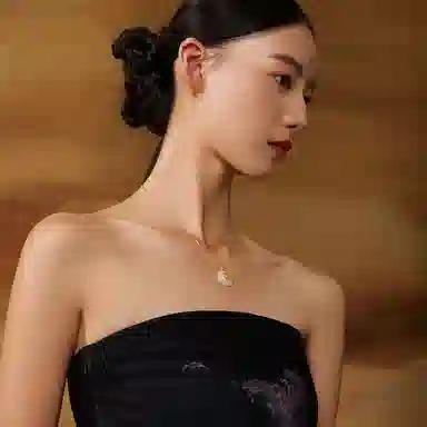 周六福 金镶玉足金镶嵌玉石韶玉挂件西安博物院系列 和田玉 吊坠 女款 白玉