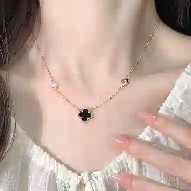 【999纯银&好运降临】 银彦 闪耀幸运四叶草 精致简约轻奢小众 优雅气质 时尚百搭 日常简约通勤 恋爱告白 玛瑙 项链 女款