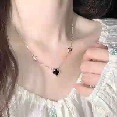 【999纯银&好运降临】 银彦 闪耀幸运四叶草 精致简约轻奢小众 优雅气质 时尚百搭 日常简约通勤 恋爱告白 玛瑙 项链 女款