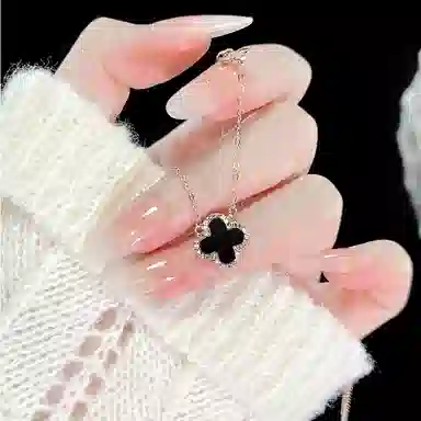 【999纯银&好运降临】 银彦 闪耀幸运四叶草 精致简约轻奢小众 优雅气质 时尚百搭 日常简约通勤 恋爱告白 玛瑙 项链 女款