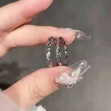 【S999纯银糖果恋爱】 银彦 甜蜜糖果纸对戒 褶皱肌理小众素圈轻奢不规则高级感开口可调节 学生表白女神礼盒 足银 戒指 男女同款情侣款