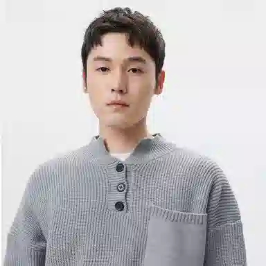 IGOI Classic Crewneck Knit Sweater