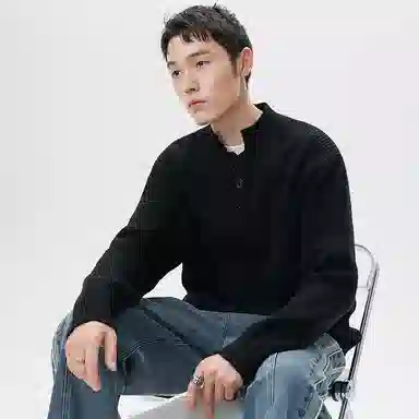 IGOI Classic Crewneck Knit Sweater