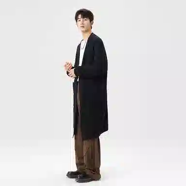 IGOI V-Neck Knit Sweater