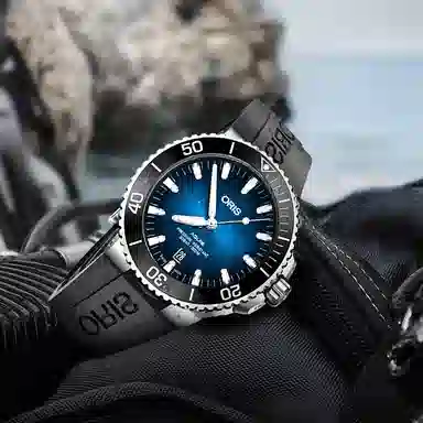 Oris Aquis Date 41.5mm
