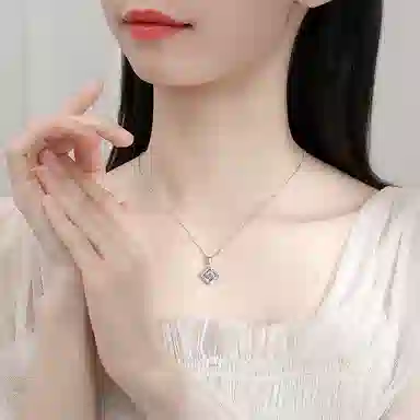 HOLLY RYAN ins S999