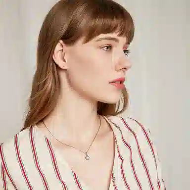 HOLLY RYAN ins