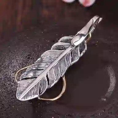925