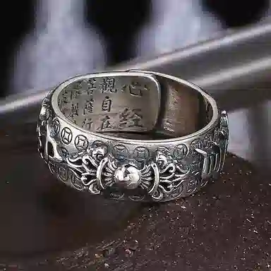925