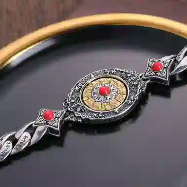 925
