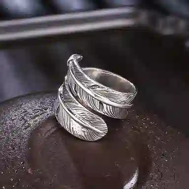 925
