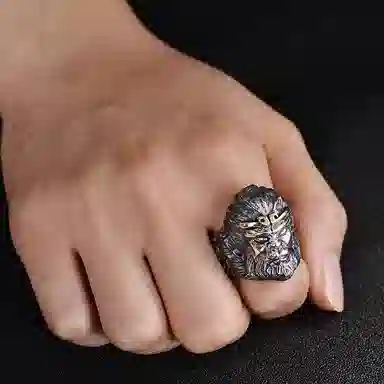 925