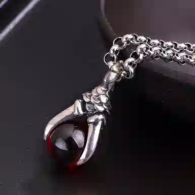 925