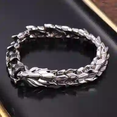 925