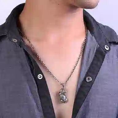925