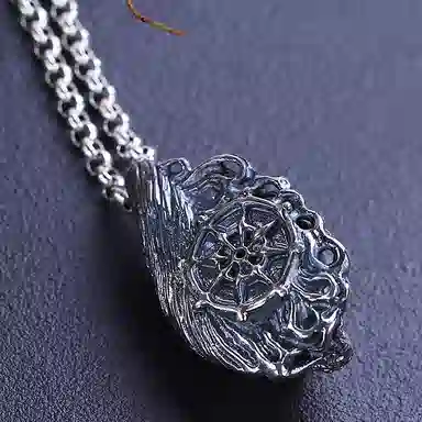 925