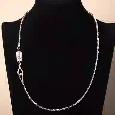 925