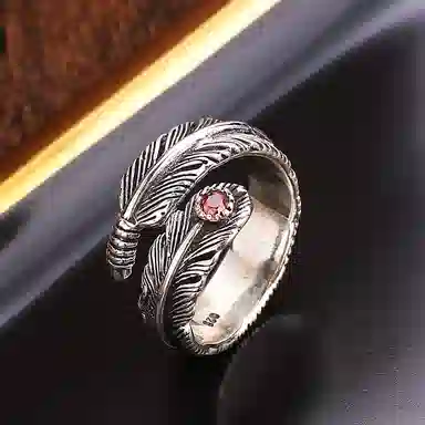 925