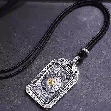 925