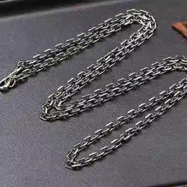 925