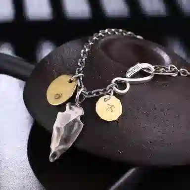 925