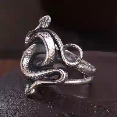 925