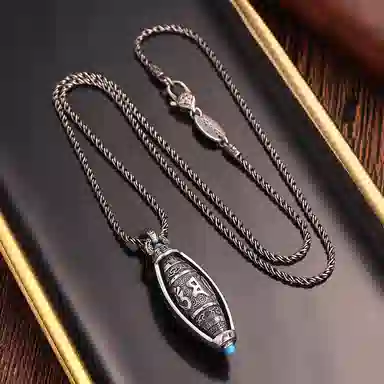 925