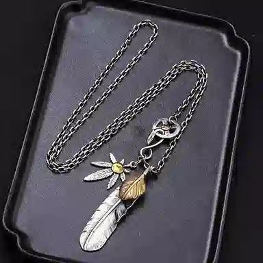 925