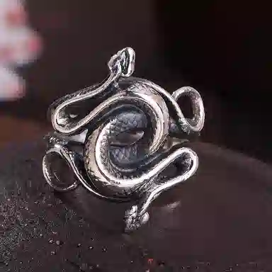 925