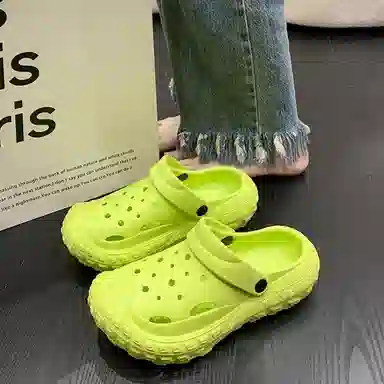 XMISTUO Thick Sole EVA Clogs