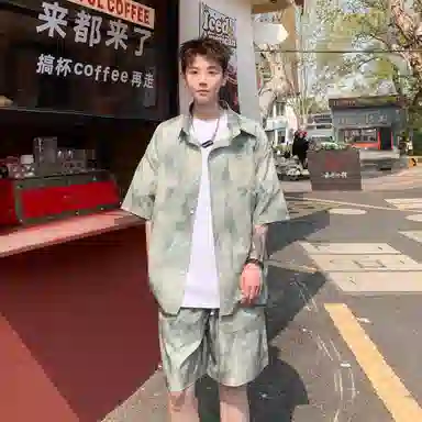 大卫贝肯 美式复古高品质重磅潮流薄款冰丝油墨晕染斑驳设计感格子百搭翻领落肩短袖衬衫搭基础款五分裤宽松休闲运动套装 男女同款