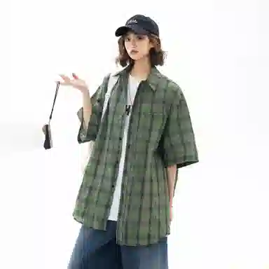 大卫贝肯 韩版复古格子基础款时尚休闲学院风小众褶皱设计随性慵懒感无性别主义宽松百搭轻薄凉爽透气日常通勤翻领短袖衬衫 男女同款