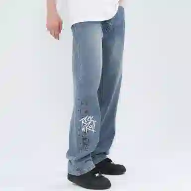 大卫贝肯 做旧字母印花涂鸦中腰拉链百搭直筒牛仔裤 男女同款