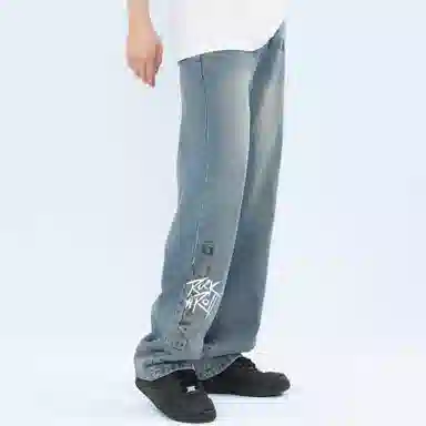 大卫贝肯 做旧字母印花涂鸦中腰拉链百搭直筒牛仔裤 男女同款