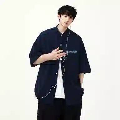 大卫贝肯 潮牌美式高级感重叠撞色字母小众设计时尚基础款纯色简约复古休闲运动百搭透气冰丝宽松翻领单排扣冰感短袖衬衫 男女同款