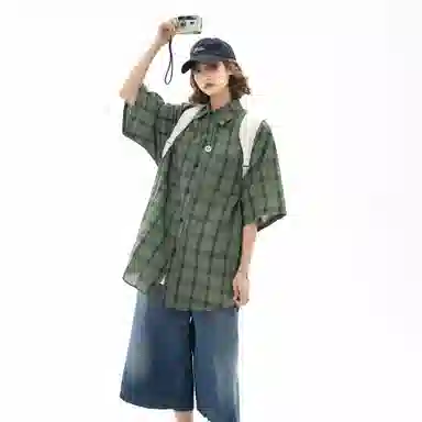 大卫贝肯 韩版复古格子基础款时尚休闲学院风小众褶皱设计随性慵懒感无性别主义宽松百搭轻薄凉爽透气日常通勤翻领短袖衬衫 男女同款