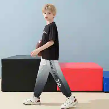 儿童款 唐狮童装 字母印花圆领短袖上衣松紧腰束脚裤休闲运动套装 黑色